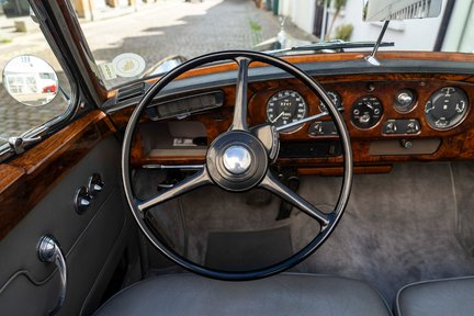 Rolls-Royce Silver Cloud III DHC Adaptation 18