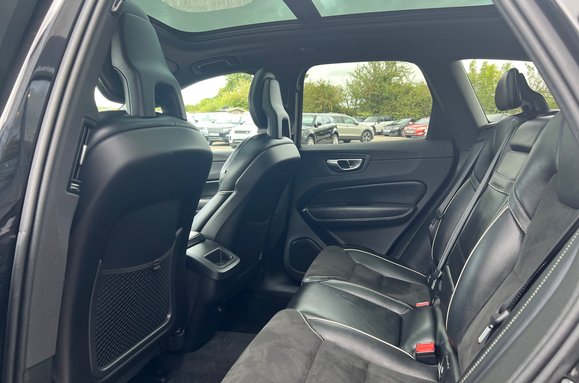 Volvo XC60 T5 R-DESIGN AWD PETROL AUTO 32