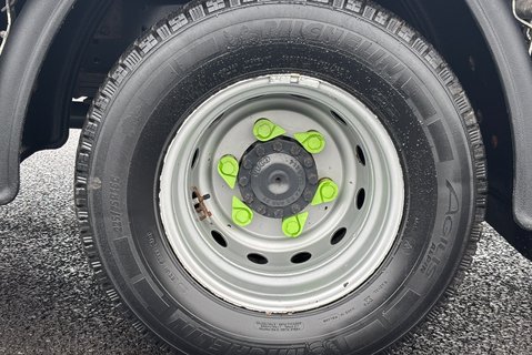 Iveco Daily 70C18D Crew Cab Dropside with Hiab X-Hiduo 062 Crane 37