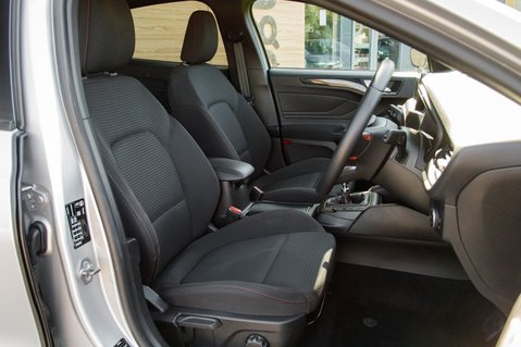 Ford Focus ST-LINE TDCI 24