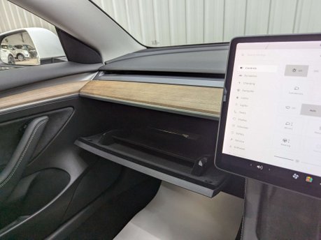 Tesla Model 3 Model 3 Long Range AWD 4WD 4dr 84