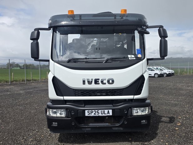 Iveco Eurocargo Eurocargo 180-280 Automatic Dropside fitted with Hiab crane 7