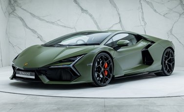 Lamborghini Revuelto 1