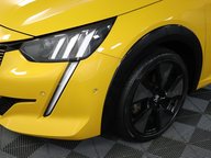 Peugeot e-208 GT PREMIUM 32
