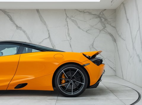 McLaren 720S 44