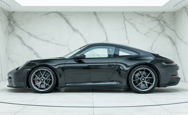 Porsche 911 GT3 Touring (992) 6