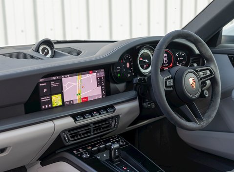 Porsche 911 (992) Carrera 4S 17