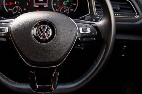 Volkswagen T-Roc SE TSI EVO DSG 19