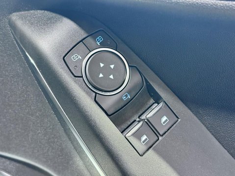 Ford Fiesta 1.0T EcoBoost Titanium Euro 6 (s/s) 5dr 23