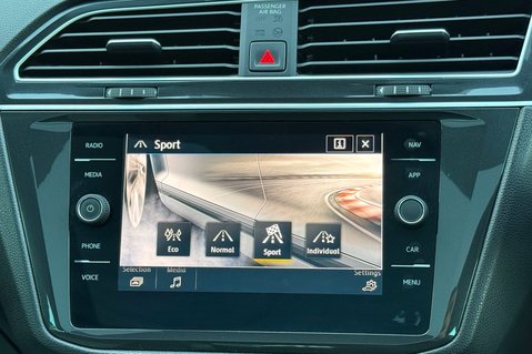 Volkswagen Tiguan R-LINE TECH TDI 4MOTION DSG -TOWBAR -ELECTRIC TAILGATE -KEYLESS -CARPLAY 42