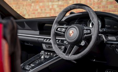 Porsche 911 Turbo S Cabriolet (992) 13