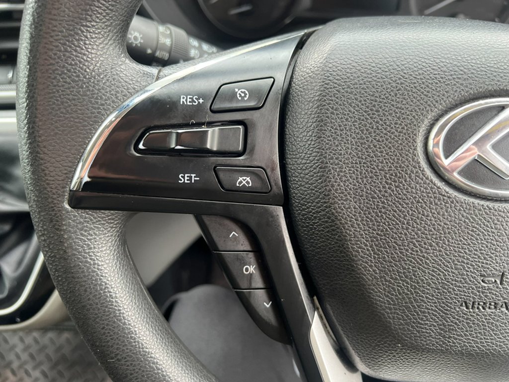 2022 Maxus Deliver 9LWB L3H2 Medium Roof Alloys Camera Sensors EURO 6 — thumbnail 36 of 51