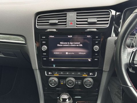 Volkswagen Golf 2.0 Golf R TSi Semi-Auto 4WD 3dr 29