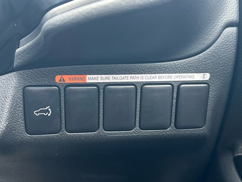 Mitsubishi Outlander DI-D 4 33