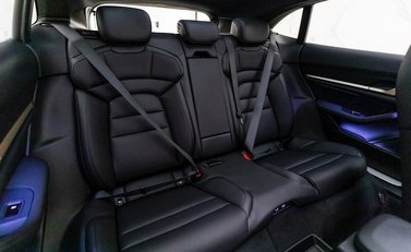 Porsche Taycan 4S Cross Turismo 13