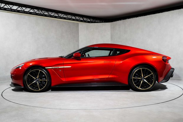 Aston Martin Vanquish V12 ZAGATO. 1 OF 99. VILLA D'ESTE PACK COSTING OVER £16K. #63 OF 99 1
