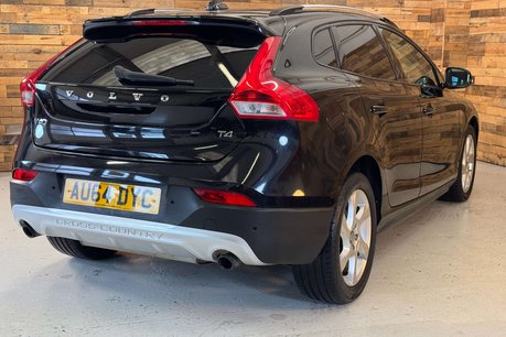 Volvo V40 1.6 T4 Lux Hatchback 5dr Petrol Powershift Euro 5 (s/s) (180 ps) 3
