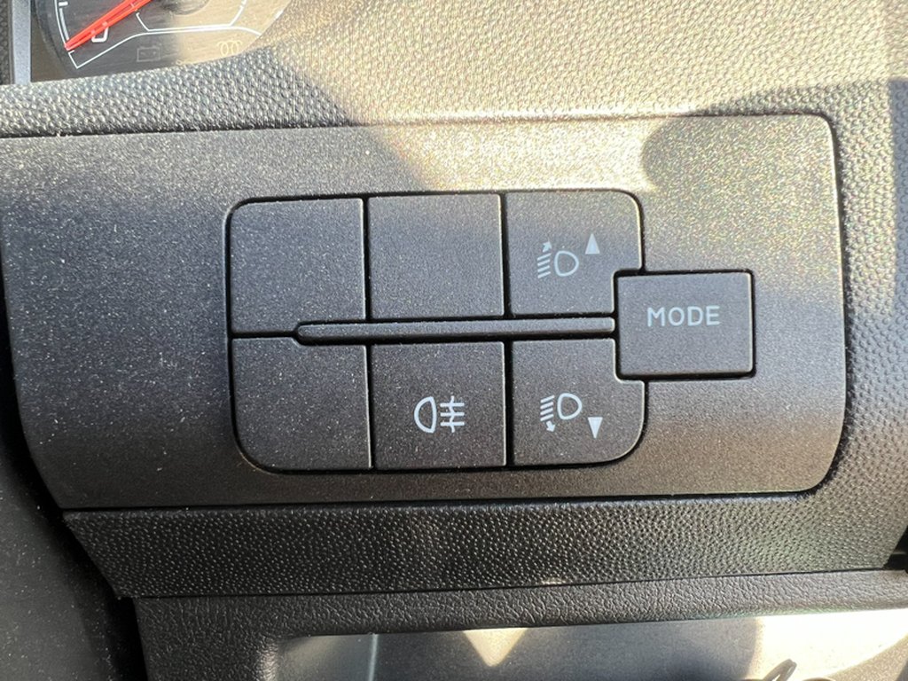 2017 Peugeot BoxerLWB L3H2 Med Roof Professional 335 Air Con Nav Sen — thumbnail 46 of 51