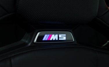 BMW M5 CS 16
