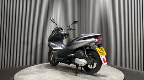 Honda PCX 2011 38K RUNNING PROJECT SCOOTER SPARES OR REPAIR 125CC 6