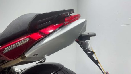 Aprilia Shiver GT 2011 ONLY 20K 1 OWNER NEW MOT VERY CLEAN SUPERMOTO 750CC 23