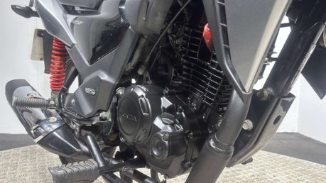 Honda CB 2022 72 PLATE 9K NEW MOT SERVICED 125CC LEARNER BIKE CBF125 38