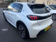 Peugeot 208 GT PREMIUM 6