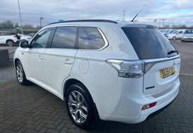 Mitsubishi Outlander PHEV 2.0h 12kWh GX4h CVT 4WD AUTO 9