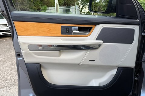 Land Rover Range Rover Sport SDV6 HSE - 10 SERVICES RECORDED - NEW MOT - RARE INTERIOR 24