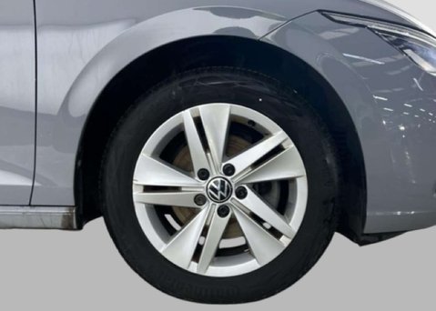 Volkswagen Golf 1.0 eTSI MHEV Life Hatchback 5dr Petrol Hybrid DSG Euro 6 (s/s) (110 ps) 9