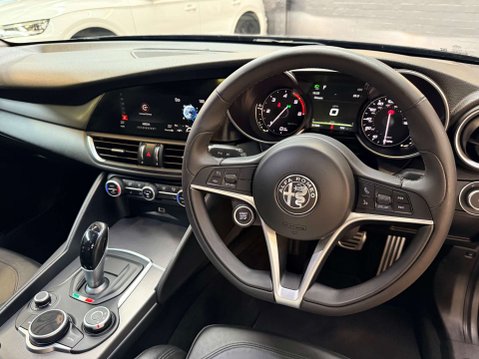 Alfa Romeo Giulia 2.1 Giulia Speciale TD Auto 4dr 34