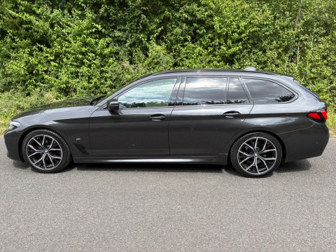 BMW 5 Series 520D M SPORT TOURING MHEV 11