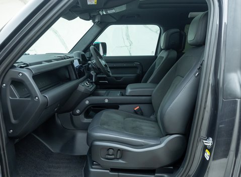 Land Rover Defender 90 V8 CARPATHIAN EDITION 18