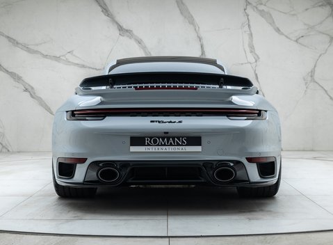 Porsche 911 Turbo S (992) 5