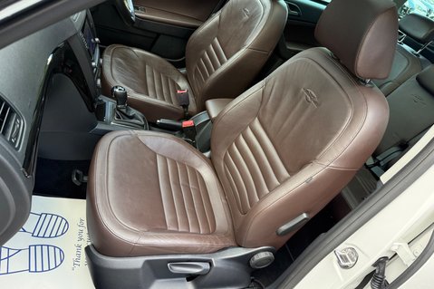 Skoda Yeti Outdoor LAURIN AND KLEMENT TDI DSG - RARE CAR - PAN ROOF -APPLE CARPLAY -8 SERVICES 26