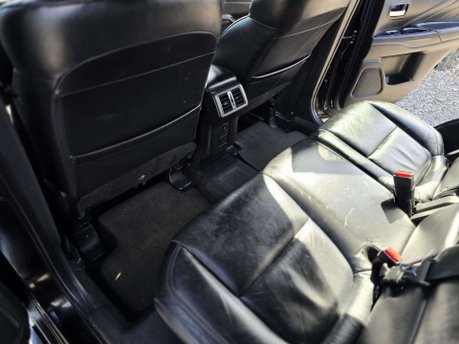 Mitsubishi Outlander 2.4h TwinMotor 13.8kWh 4h SUV 5dr Petrol Plug-in Hybrid CVT 4WD Euro 6 (s/s 25