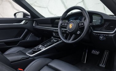 Porsche 911 Turbo S Cabriolet (992) 16