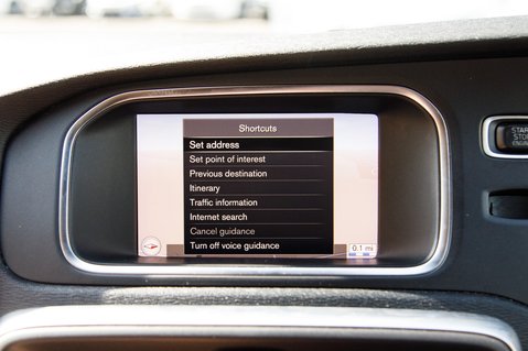 Volvo V40 T2 MOMENTUM NAV PLUS 20