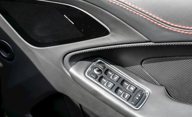 Aston Martin Vanquish 19