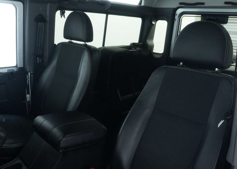 Land Rover Defender 2.4 TDCi XS Station Wagon 3dr Diesel Manual 4WD SWB Euro 4 (122 bhp) 43
