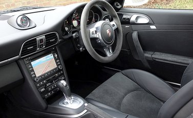 Porsche 911 (997) Carrera 4 GTS 7