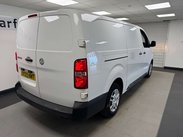 Vauxhall Vivaro 2.0 Vivaro 3100 Dynamic S/S 28