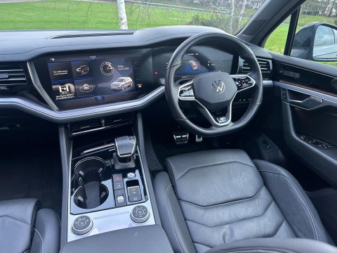 Volkswagen Touareg 3.0 TSI V6 Black Edition Tiptronic 4Motion Euro 6 (s/s) 5dr 23
