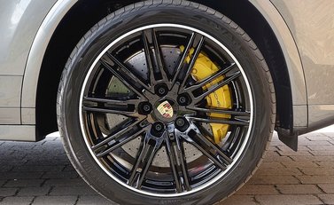 Porsche Cayenne S Diesel 21