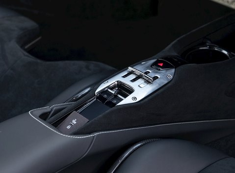 Ferrari SF90 Stradale 17