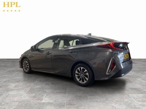 Toyota Prius 1.8 VVT 8.8kWh Business Edition Plus Hatchback 5dr Petrol Plug-in Hybrid CV 5