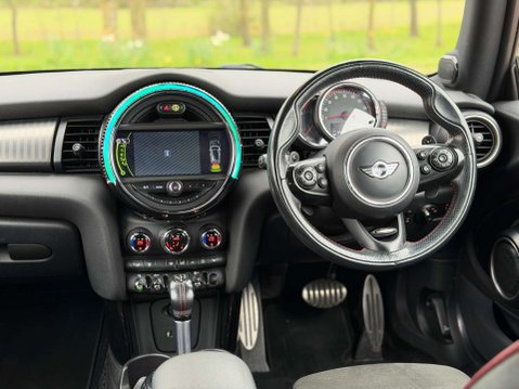 Mini Hatch 2.0 John Cooper Works Auto 3dr 18