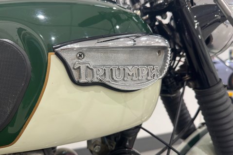 Triumph Bonneville 650cc 8