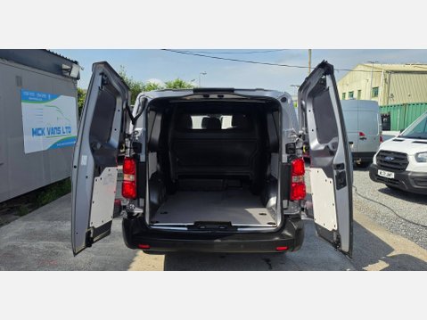 Vauxhall Vivaro SPORTIVE 3100 L2 H1 6 SEATER KOMBI 2.0D 120ps EU6 25