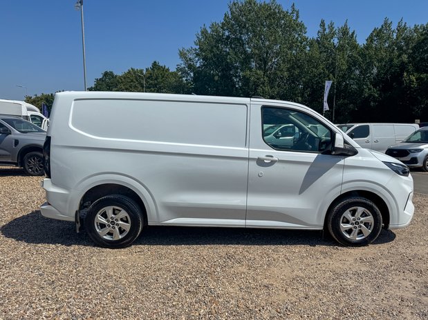 Ford Transit Custom SWB L1H1 Low Roof Limited 300 Air Con Alloys Cam Sensors EURO 6 5